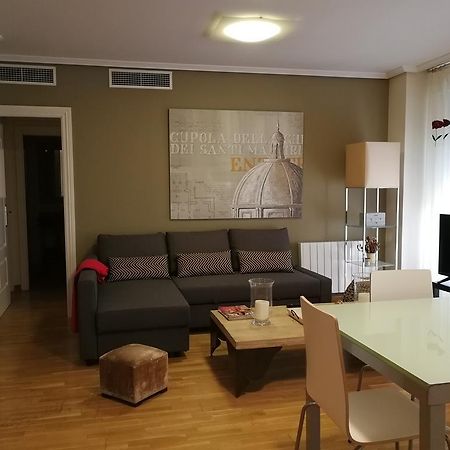 18 Torres El Pilar Appartement Zaragoza Buitenkant foto